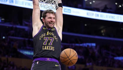 游戏规则模拟器-东契奇谈最后的扣篮：我的头差点碰筐 我觉得我碰到了|克利夫兰骑士队|卢卡-东契奇|洛杉矶湖人队|nba|篮板_新浪体育_新浪新闻