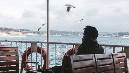 创造历史！高亭宇摘得中国冬奥首枚男子速滑金牌